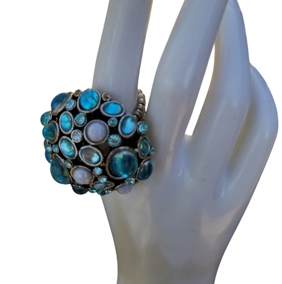 VINTAGE SILVERTONE DOME STRETCH RING WITH MOONGLOW, & RHINESTONE DETAIL - Picture 2 of 5